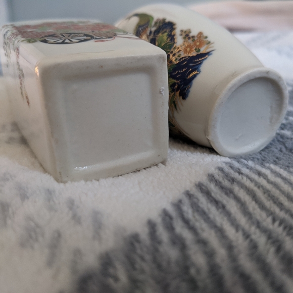 Chinese Mini Vases - Picture 2 of 3